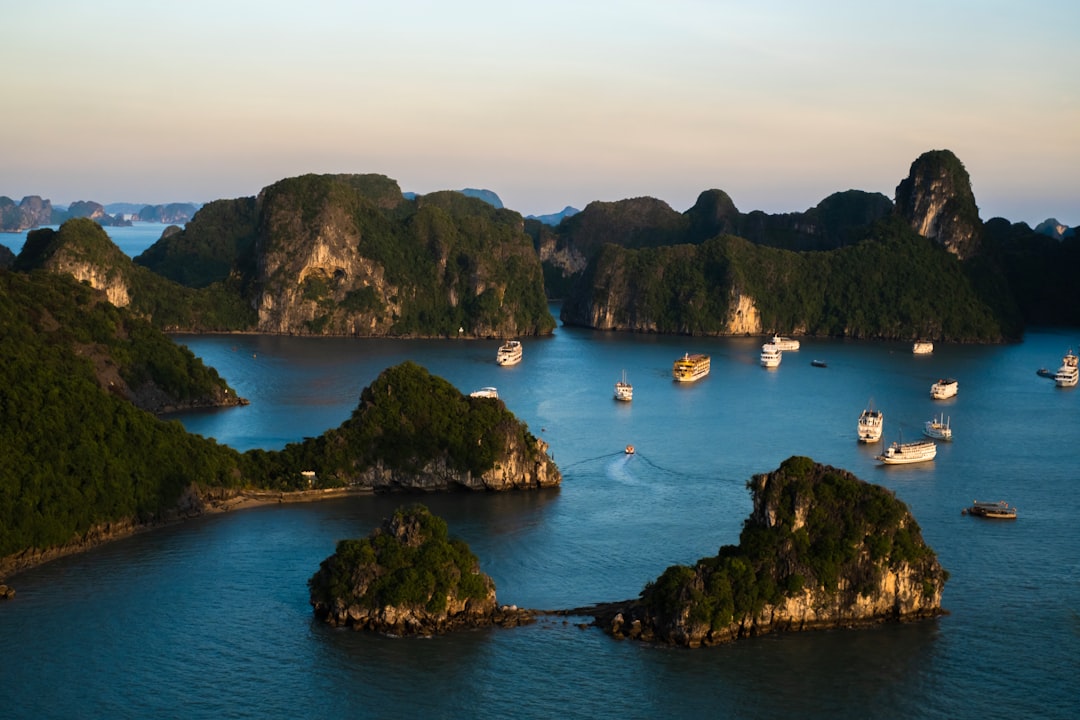Vietnam: Halong Bay, Kaiserstadt & Mekong